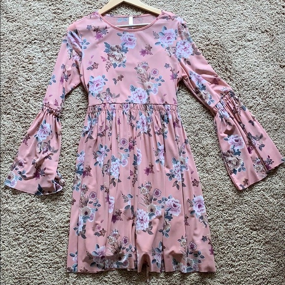 Xhilaration Dresses & Skirts - Floral Dress